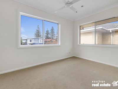 2 / 1604 Ocean Drive, Lake Cathie