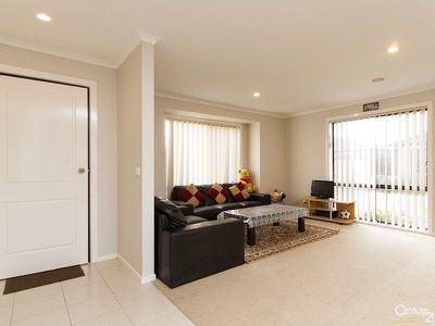4 / 9 Carly Close, Narre Warren South