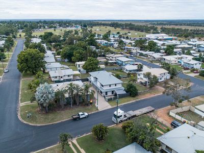 2 / 27 Lawson Drive, Moranbah