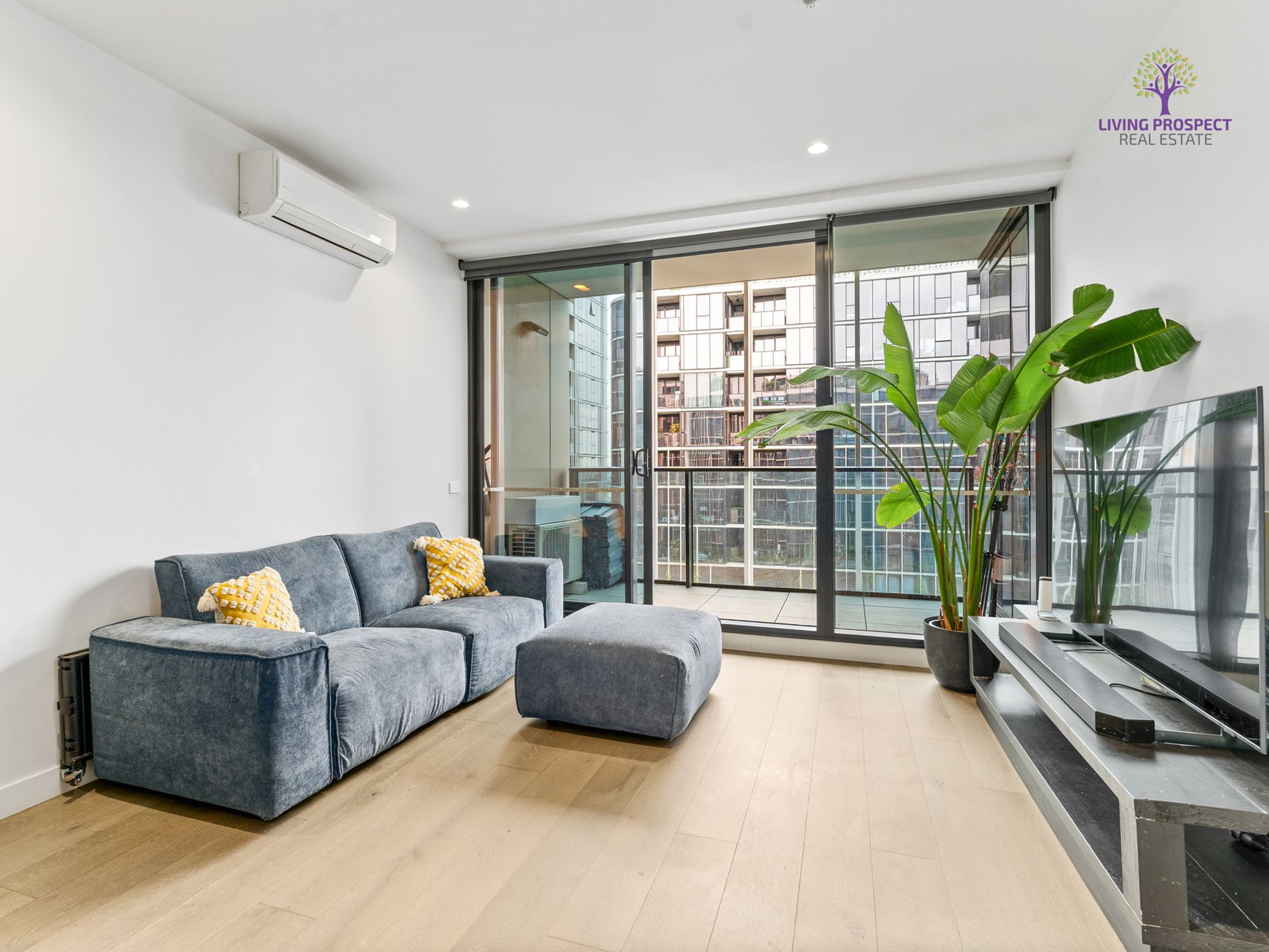 805 / 3 Tarver Street, Port Melbourne