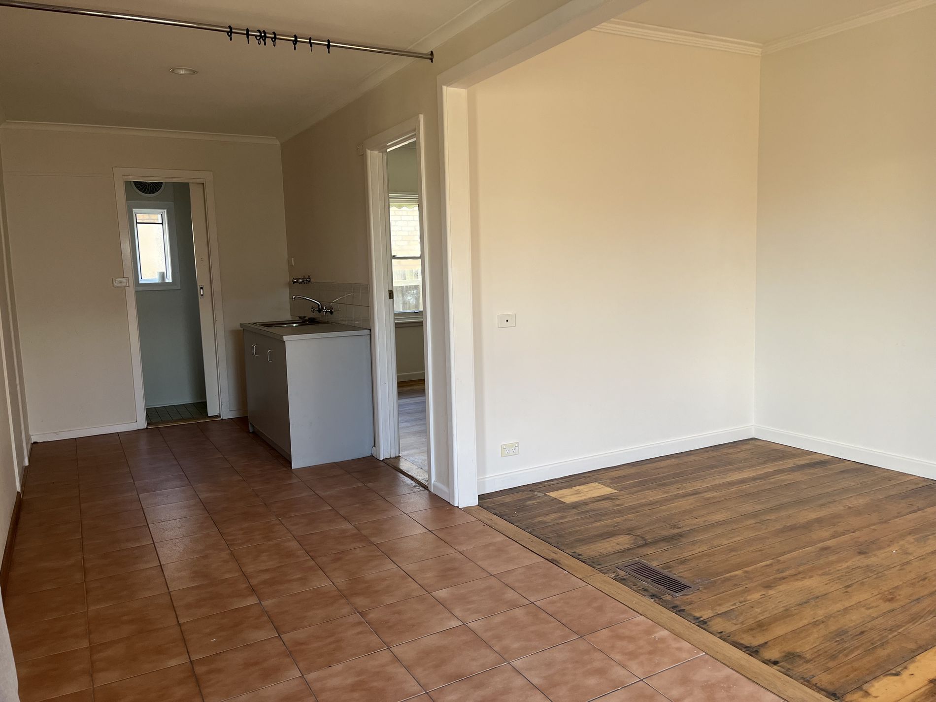 16A Carr Street, Belmont
