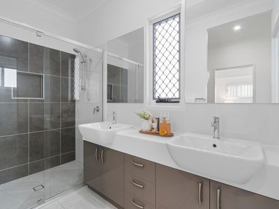 15 Santiago Crescent, Spring Mountain