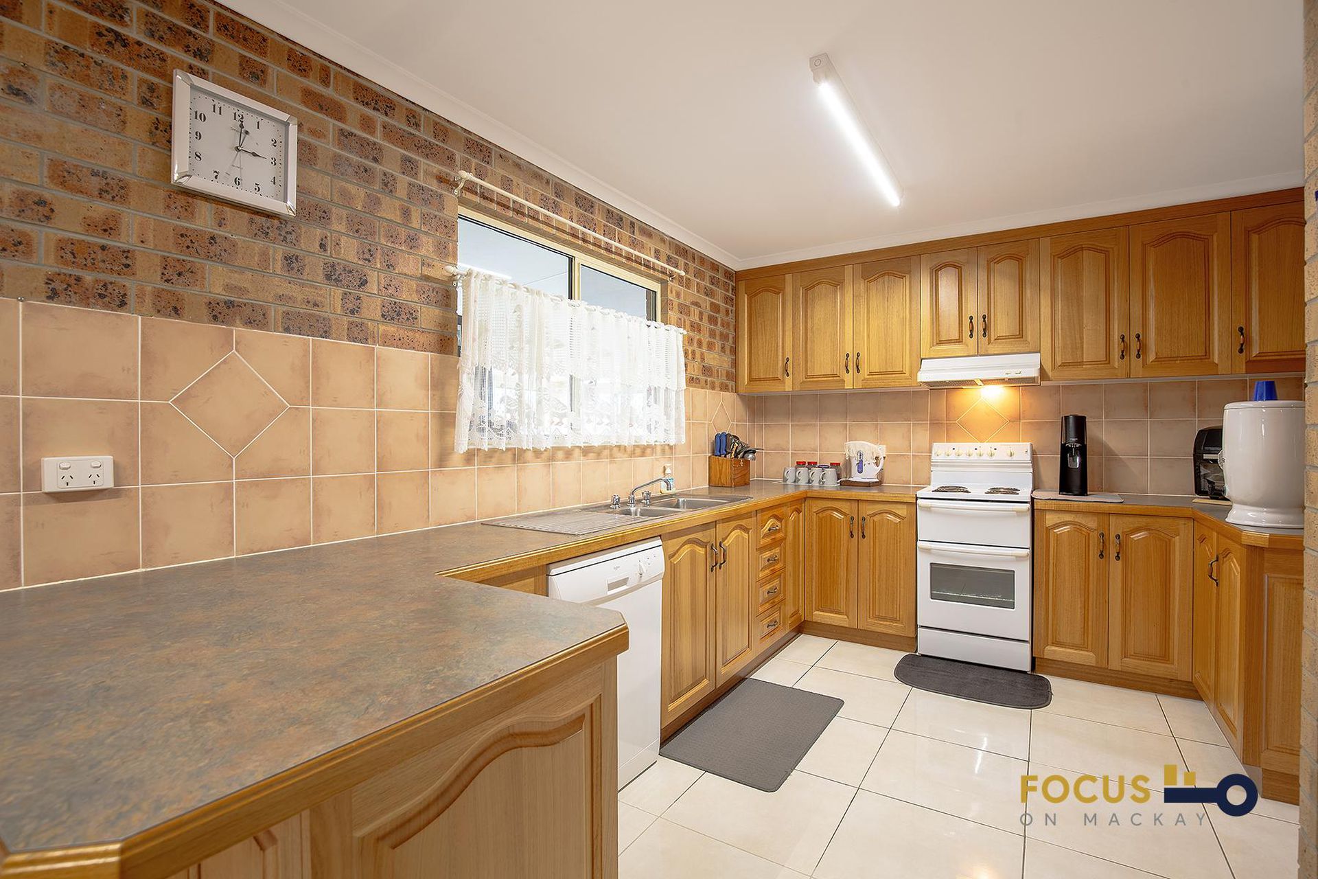2 Alec Dick Court, Seaforth