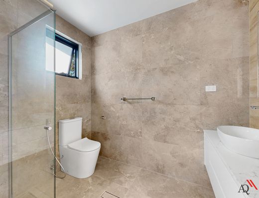 8A Wolumba St, Chester Hill