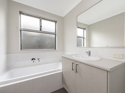 8 Athens Road, Wellard