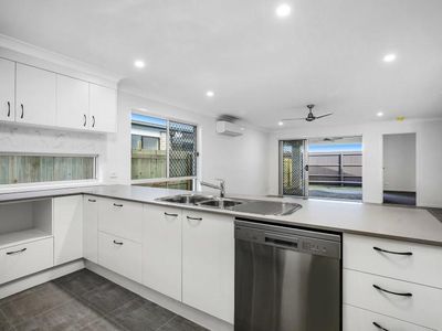 7 Madeleine Court, Caloundra West