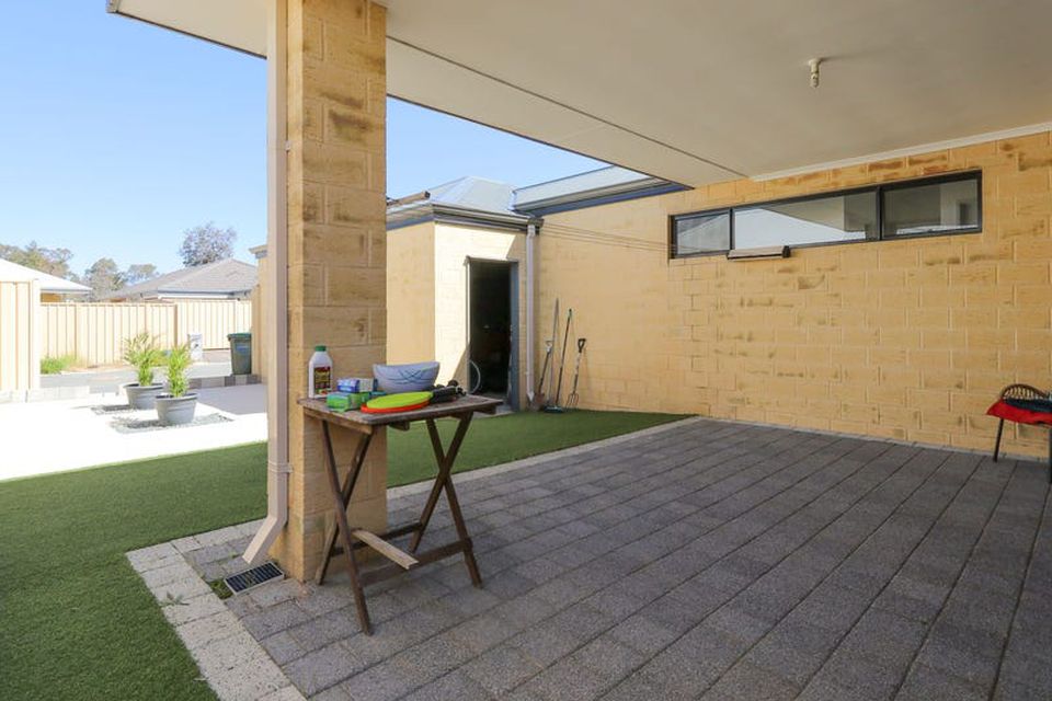 18 Baroness Road , Baldivis