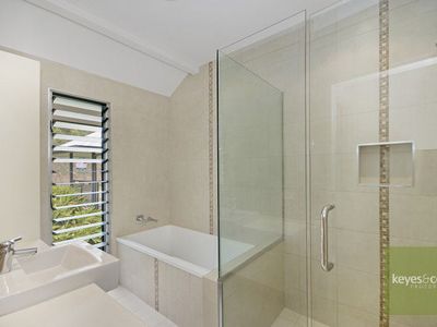 22 The Point, Castle Hill