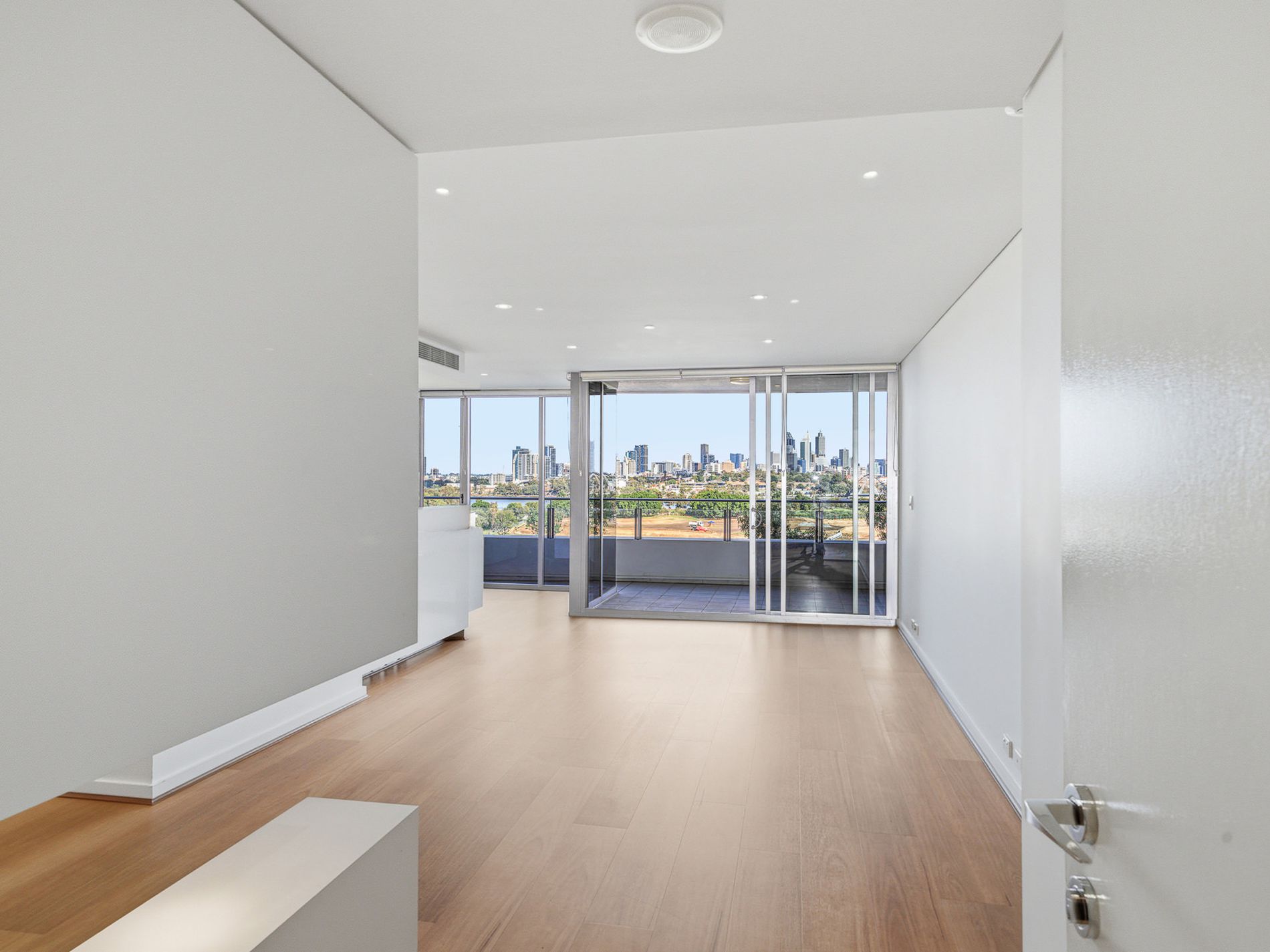 601 / 30 The Circus, Burswood