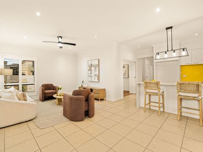 16 Hillcroft Place, Belmont
