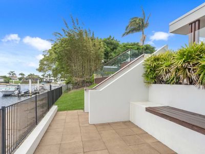17 Maureen Court, Broadbeach Waters