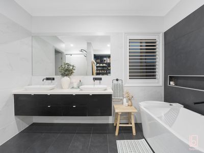 3 Verbena Avenue, Hamlyn Terrace