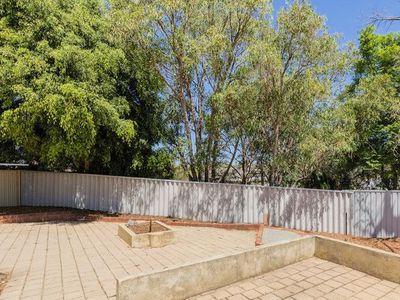 4/12 Edmund way, Calista