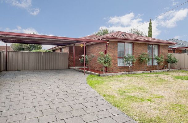 35 Beacon Hills Crescent, Craigieburn