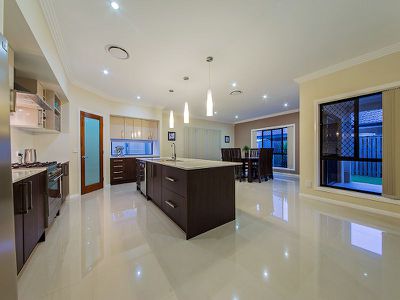 8 Foxwood Circuit, Wakerley