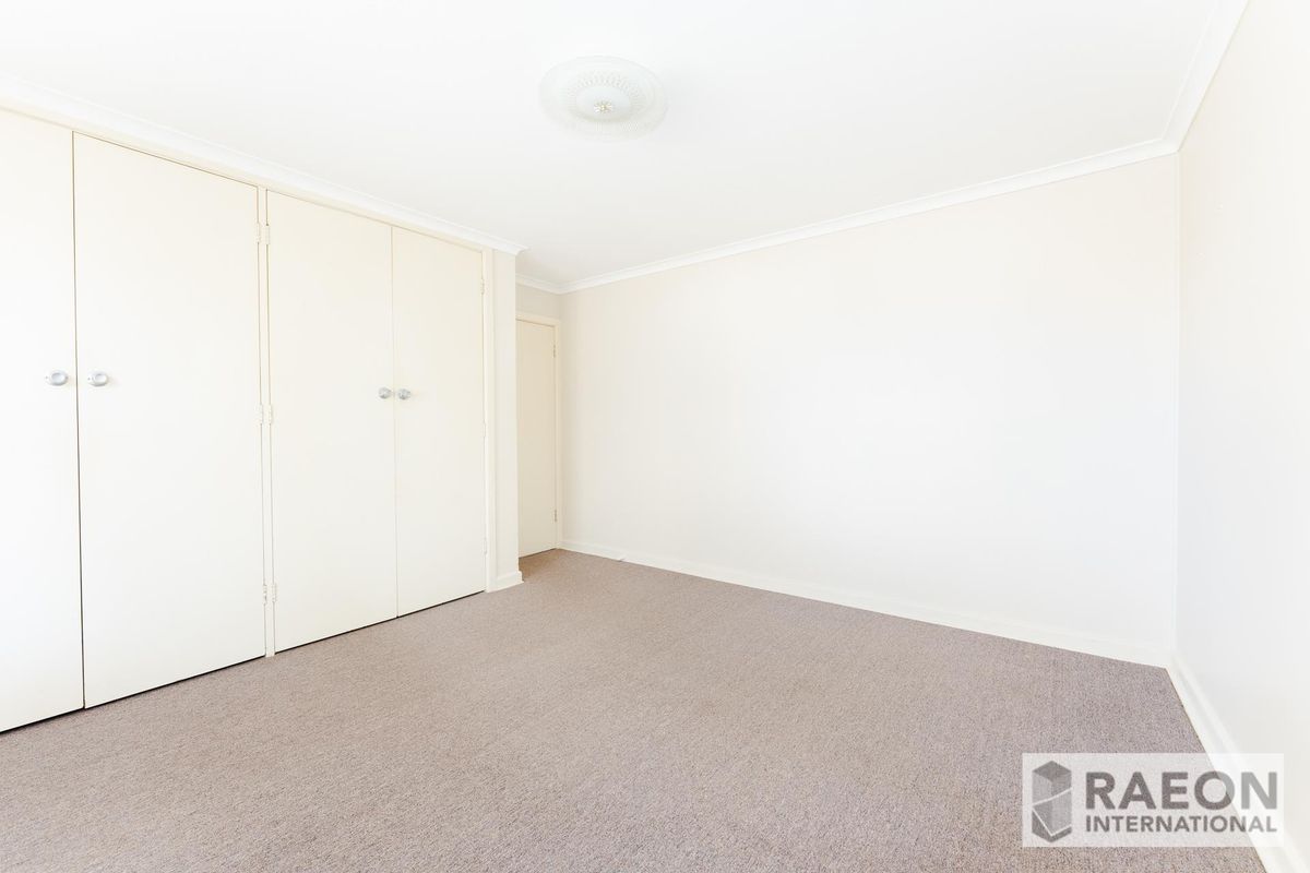 2/12 Pine Way, Doncaster East