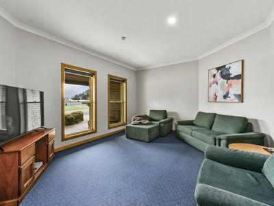 21 Mount Percy Road, Compton