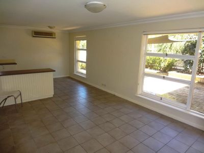 8 Mandala Crescent, Bateman