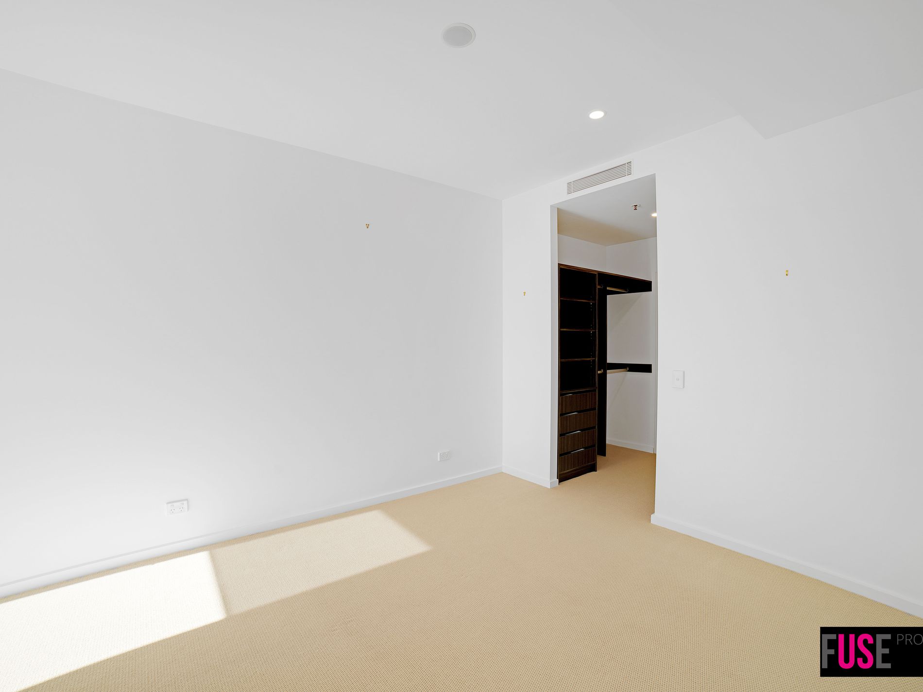 15 / 7 Light Street, Griffith
