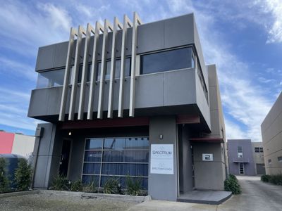 2 / 14 Akuna Drive, Williamstown