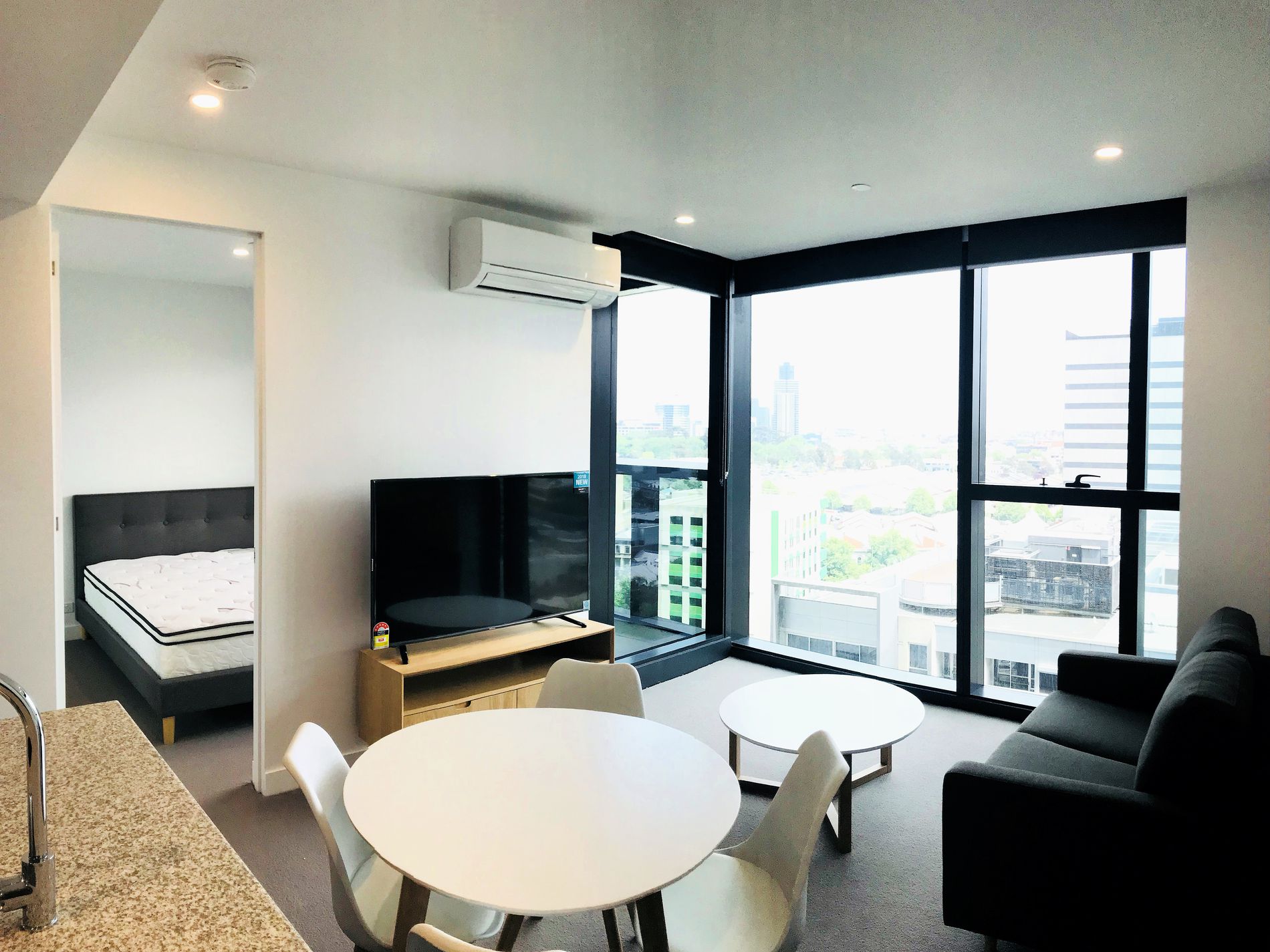 911 / 160 Victoria Street, Carlton