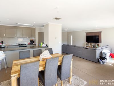 5 Matthews Court, Horsham