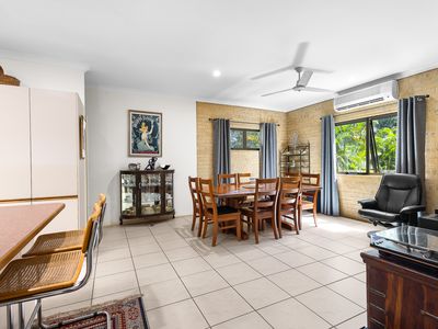 6 Peacock Court, Pomona