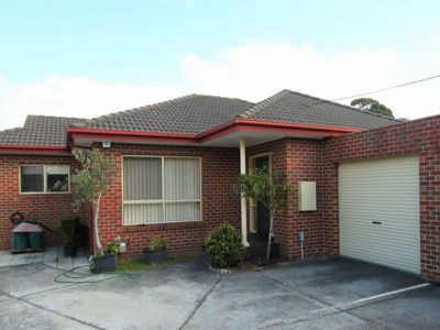 2 / 8 Colonel Street, Clayton