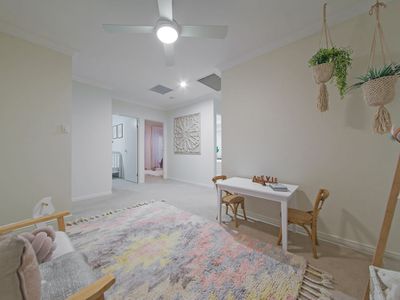 64 Brokenwood Circuit, Gumdale