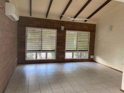 1 & 2  / 20 Muckanninie Court , Moulden