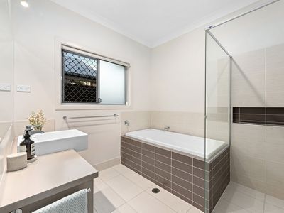 18 Baychester Place, Wakerley