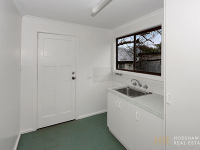 6 Railway Avenue, Horsham