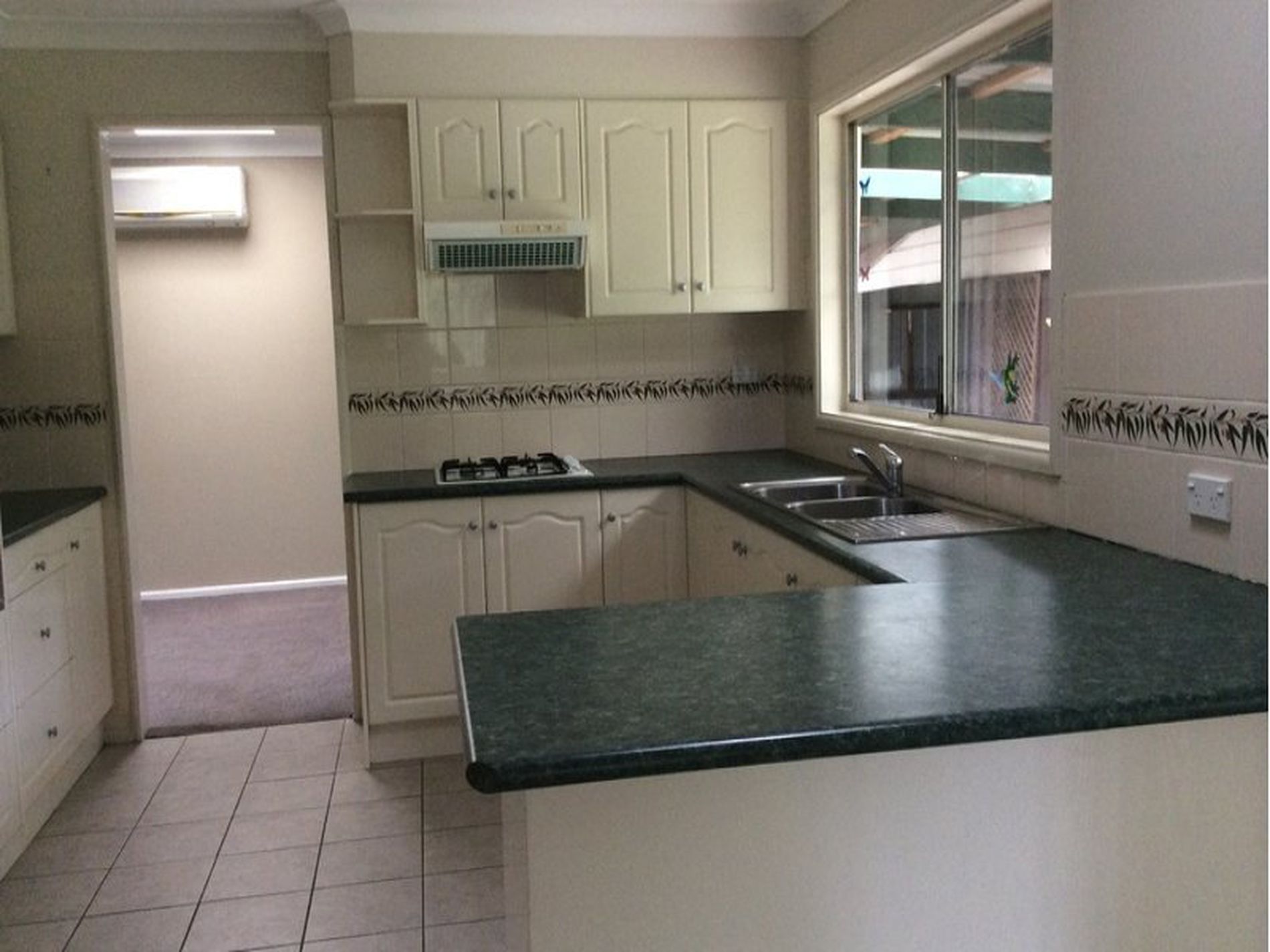 46 The Esplanade, Oak Flats