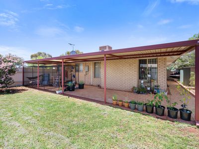 2 / 1 Nickel Lane, Hannans