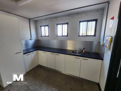 1 / 9 Ladbroke Street, Milperra