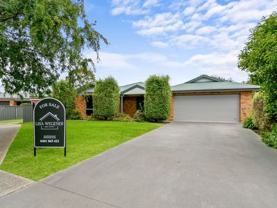 14 Langholme Court, Sale