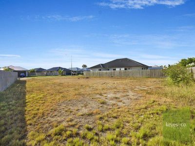 18 Yamacutta Court, Burdell