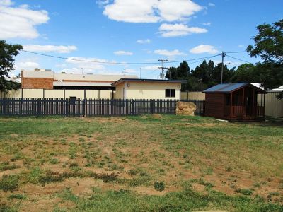 140 Emu street, Longreach