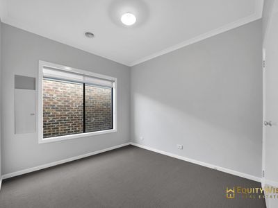 17 Rondo Drive, Manor Lakes