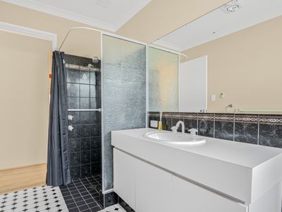 6 Borah Court, Caversham