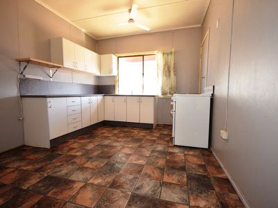 43 Sparrow Street, Longreach