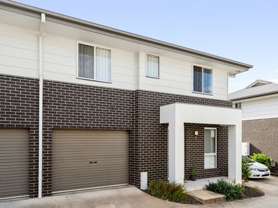 2 / 49 Canberra Street, Oxley Park