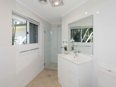 33 Seacove Court, Noosa Waters