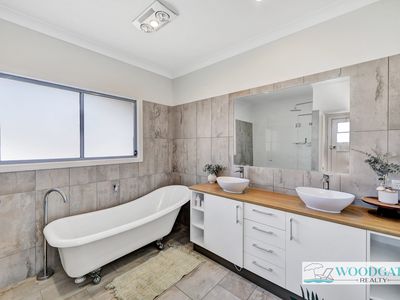 4 Kinkuna Dr woodgate, Woodgate