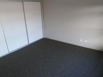 1 / 9 Brimpton Grove, Wyndham Vale
