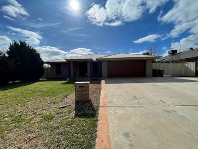 11 Keswick Parkway, Dubbo
