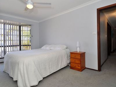 9 Compton Court, Hannans