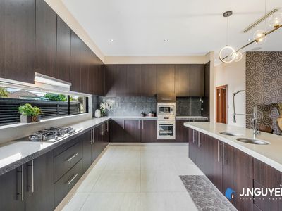 40 Oxford Street, Smithfield