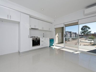 2/90 Albert Street, Osborne Park
