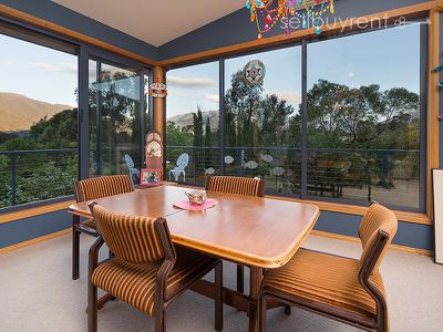 5 COOPER STREET, Mount Beauty